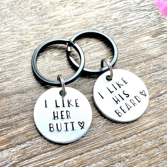 I Like Her Butt - I Like His Beard - 2 Pc Set - Hand Stamped Keychain - Funny - Picture 2 of 3